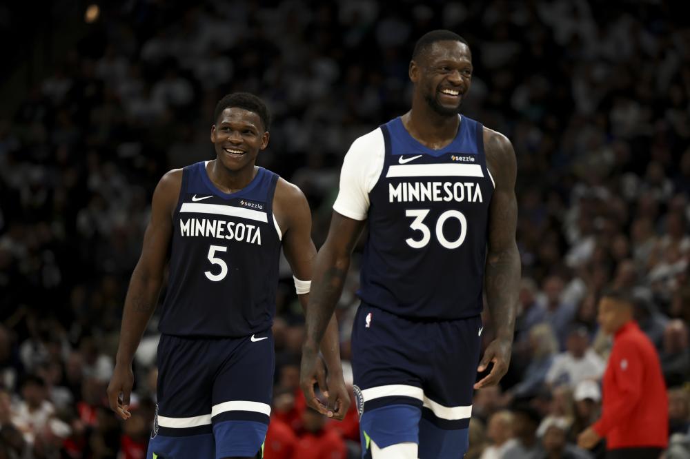 阿尔瓦雷斯 阿尔瓦雷斯